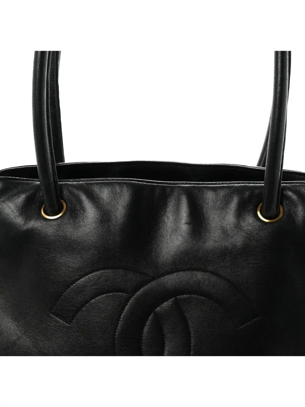 CHANEL indulge timeless